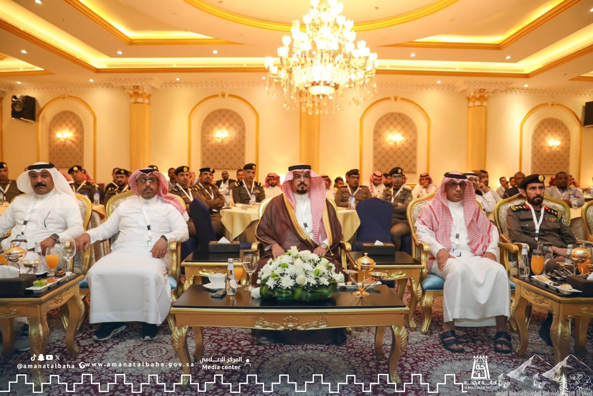 أمانة منطقة الباحة تطلق مبادرة «الباحة تُزهر» لتشجير الطرق الرئيسية