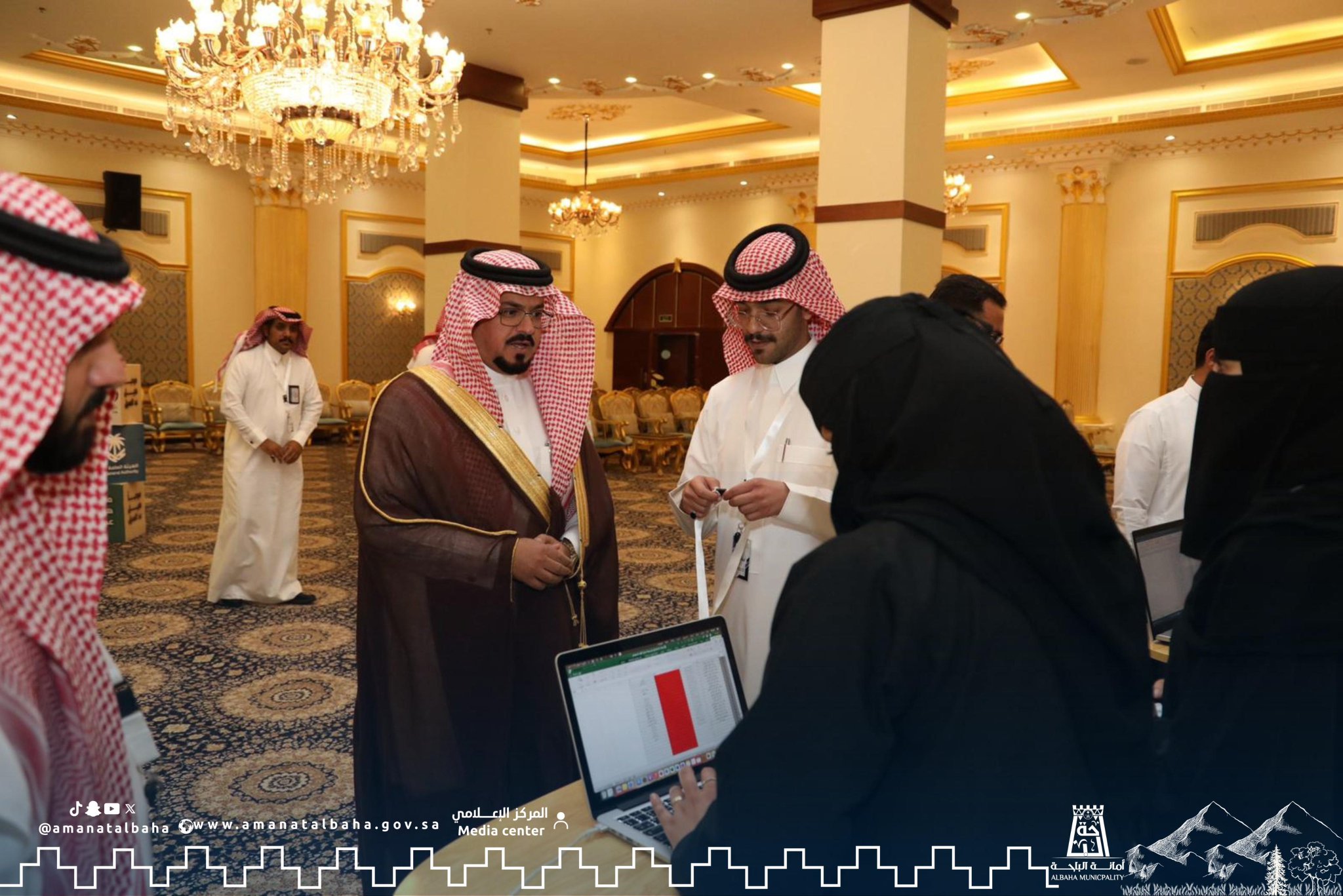 أمين منطقة الباحة يتفقّد سير العمل في المشاريع البلدية بمحافظة بلجرشي