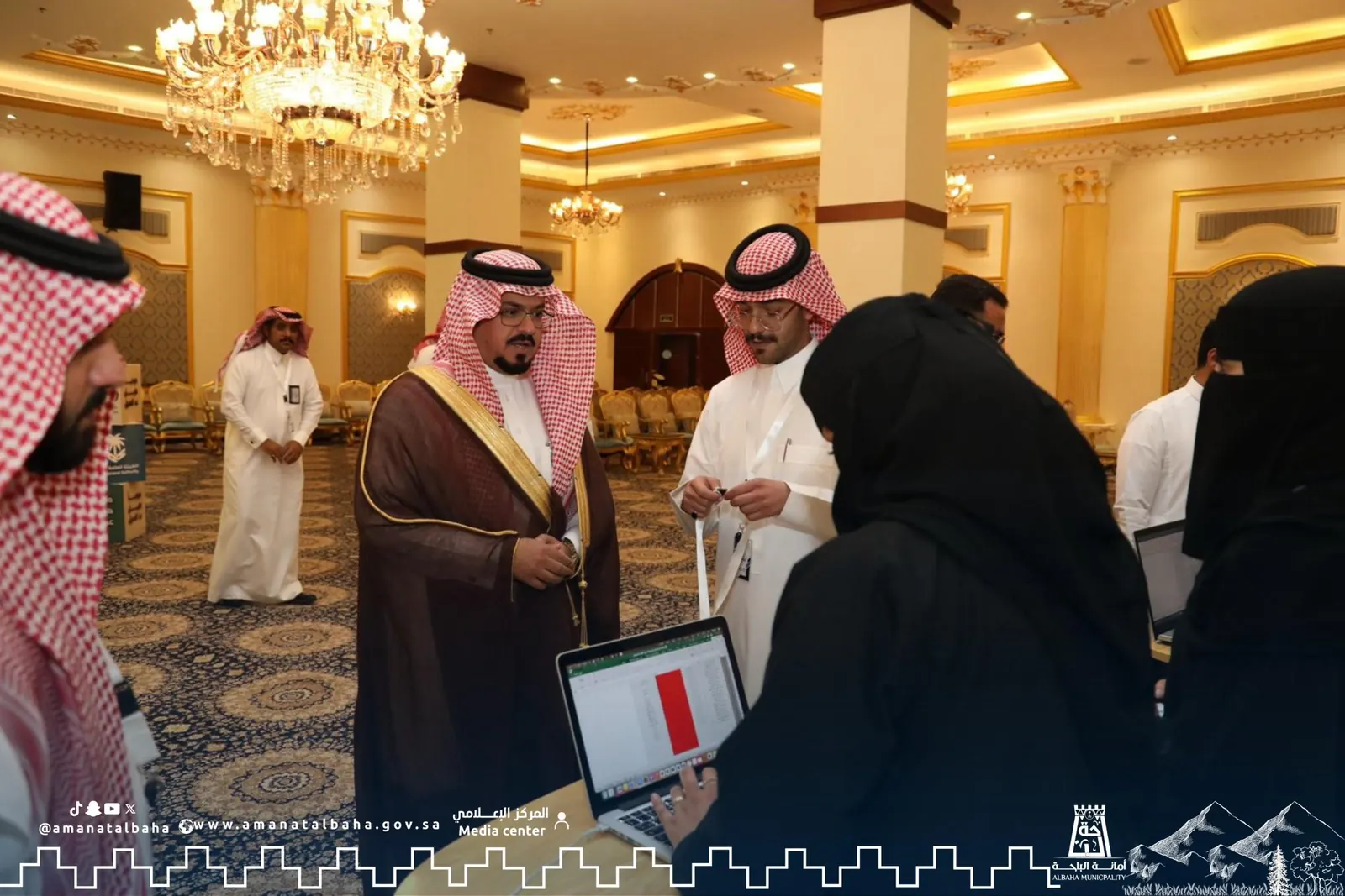 أمين منطقة الباحة يتفقّد سير العمل في المشاريع البلدية بمحافظة بلجرشي
